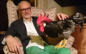 Ugo Cavagnini con il suo gallo Livorno Campione Europeo