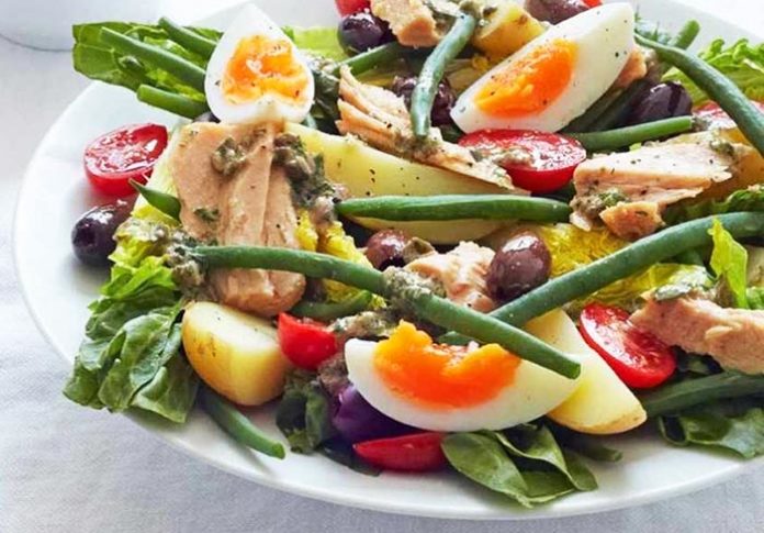 Insalata nizzarda: ricetta gustosa con fagiolini freschi e uova sode | TuttoSulleGalline.it