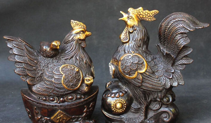 Gallo e gallina in bronzo porta fortuna | TuttoSulleGalline.it