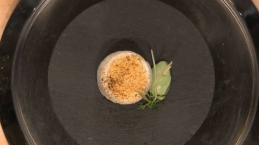 La nuovola d'uovo, presentazione della ricetta dello chef stellato Baldessari