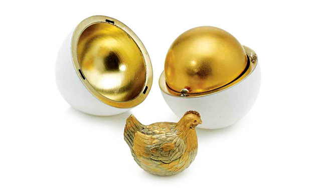 Il primo uovo Fabergé, "Uovo con gallina", in oro e rubini