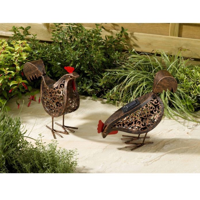 Accessori da giardino e oggettistica da esterno a forma di gallina e gallo | Tuttosullegalline.it