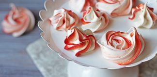 Ricetta per meringhe colorate e classiche | TuttoSulleGalline.it