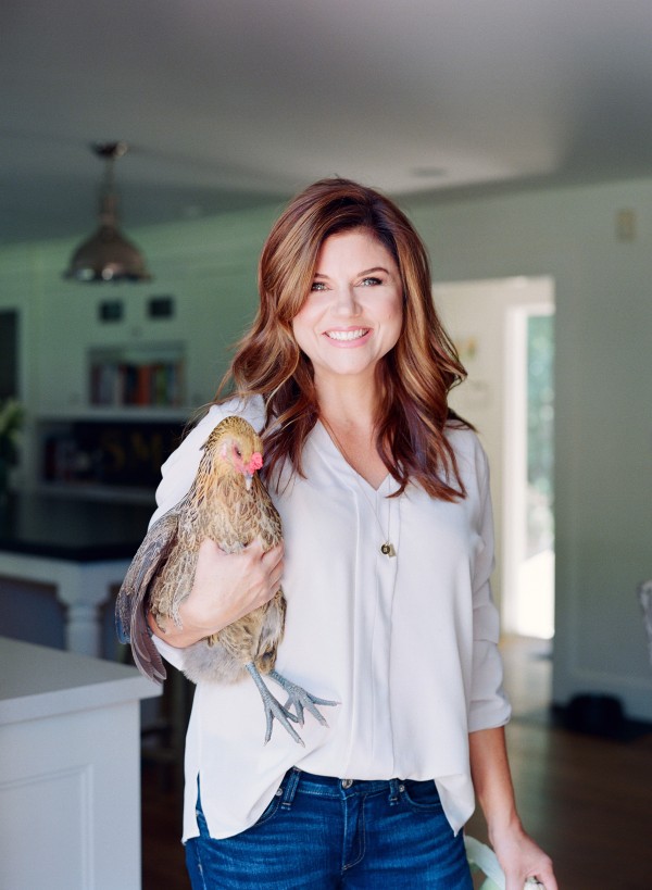 Tiffani Thiessen con la sua gallina