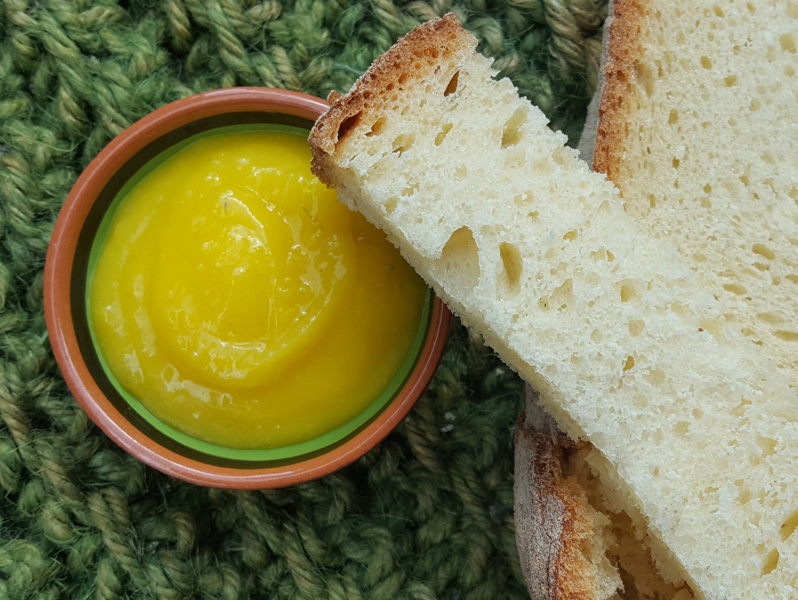 Lemon curd e pane rustico