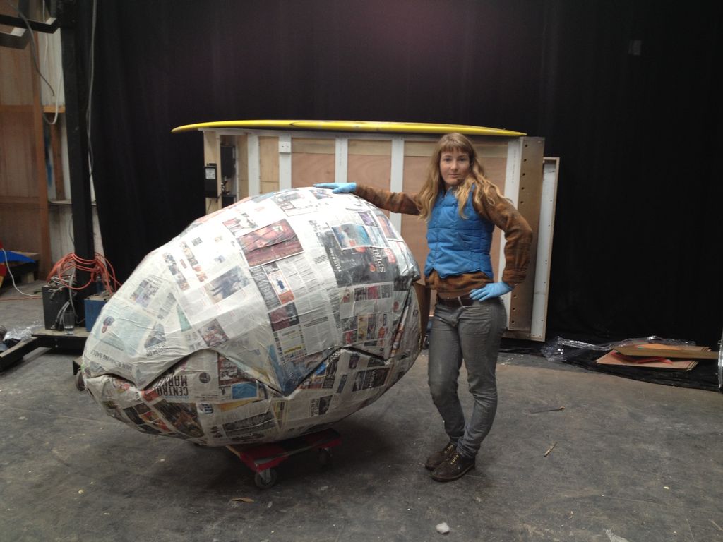 Uovo di Pasqua di carta in formato gigante