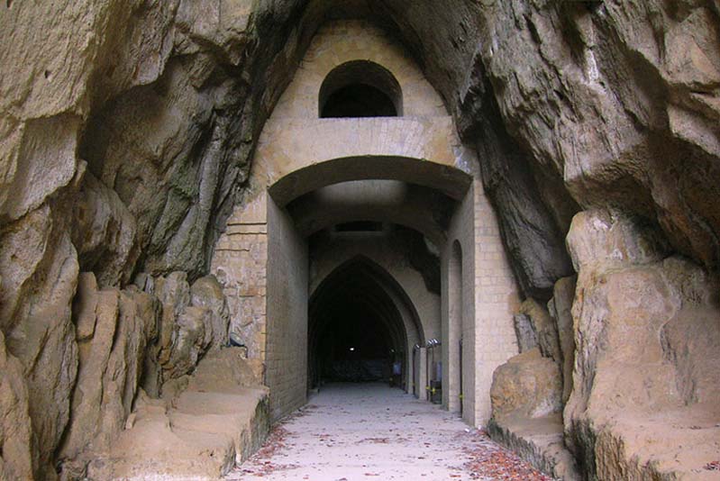 La Crypta Neapolitana, chiamata anche Grotta di Posillipo o Grotta di Virgilio