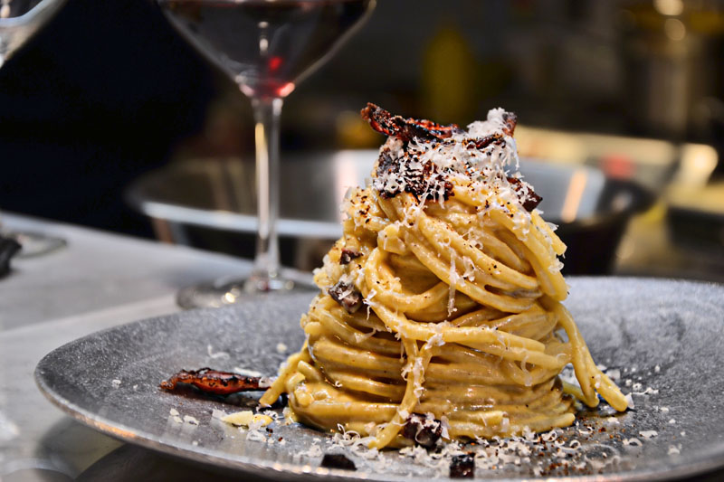 La carbonara ROSSA con speck d'anatra, Eggs, Roma