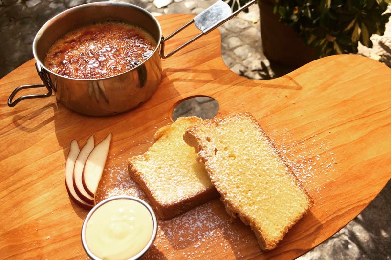 Crème brûlée con torta alla crema inglese, menu Eggs, Roma