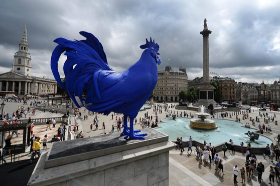 La statua del gallo blu ispirato al gallo Denizli di Katharina Fritsch (Trafalgar Square 2013)