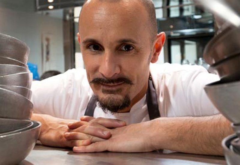 Chef Enrico Crippa e la sua ricetta con uova e tartufo bianco