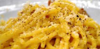 Pasta alla Carbonara: ricetta classica con tuorlo d'uovo, guanciale e pecorino romano | Tuttosullegalline.it