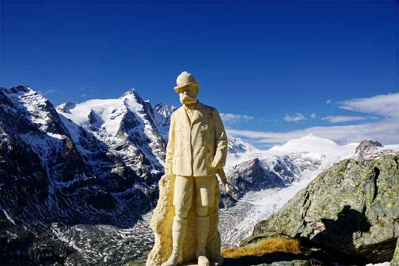 La scultura dedicata a Franz Josef I nel punto panoramico Kaiser-Franz-Josefs Höhe (Parco Nazionale Hohe Tauern - Carinzia)