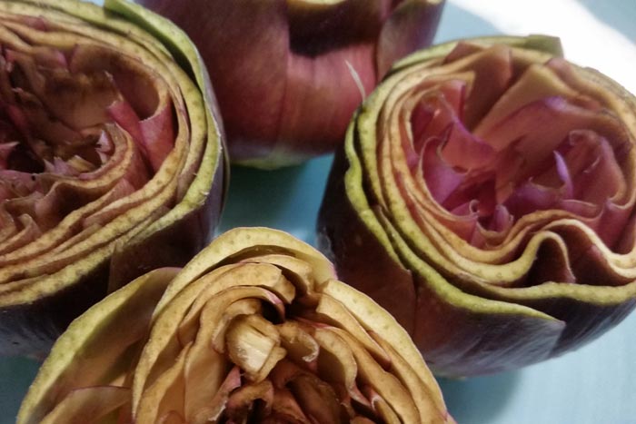 i carciofi in preparazione, ricetta con uova di Paolo Ciolli