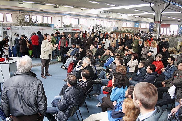 Maurizio Arduin durante uno dei suoi corsi sull'avicoltura alla Fiera di Vita in Campagna