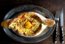 Khachapuri: ricetta del pane al formaggio con le uova, tipico della Georgia | Tuttosullegalline.it