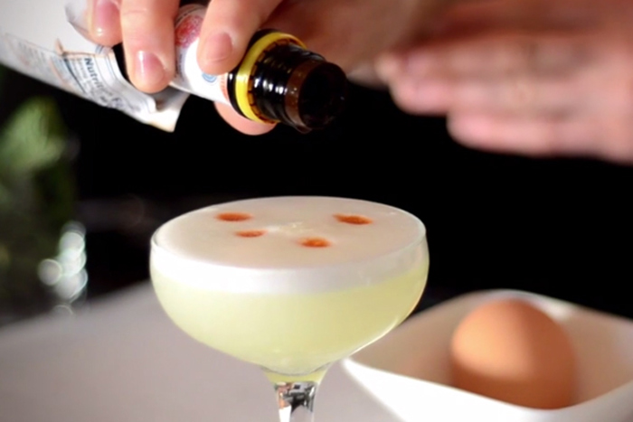 Pisco Sour: cocktail all'uovo (con solo albume)