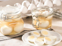 Uova in salamoia d'aceto (pickled eggs) e uova sott'olio: 7 ricette selezionate | Tuttosullegalline.it